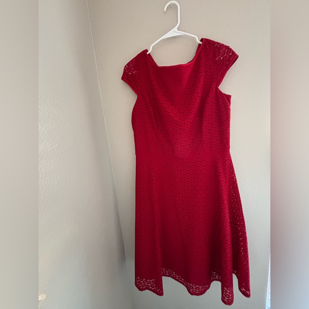 Elegant Red Lace Midi Dress